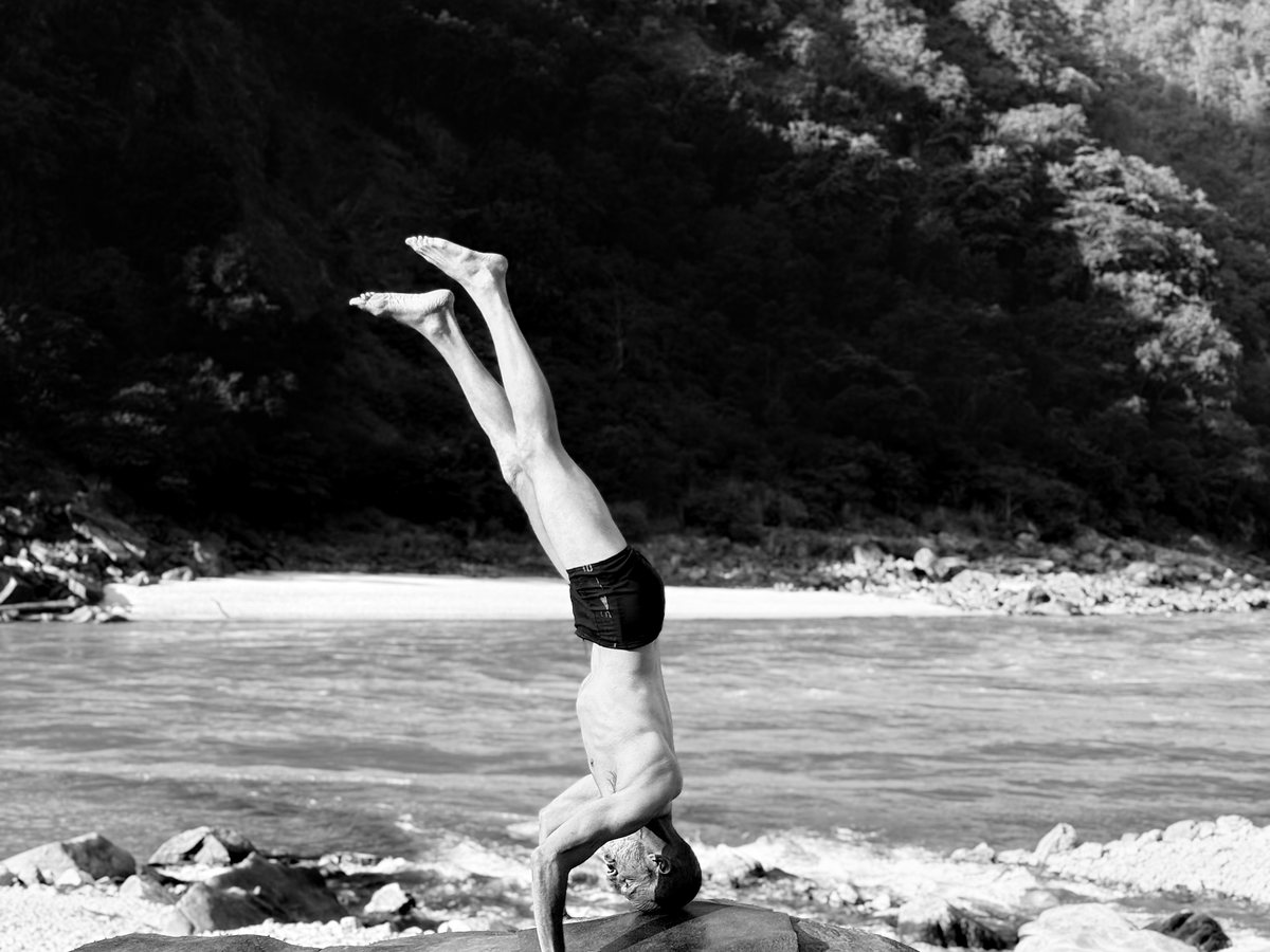 Handstand sequence photo